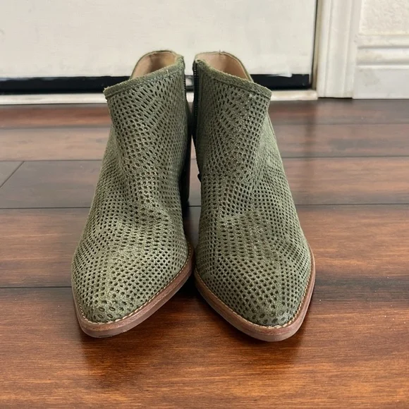 Lucky Brand "Zeshia" Olive Green Suede Bootie Size 8.5 Like New Boho Rodeo - Picture 2 of 9